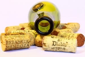 Bouteilles vide de vin avec bouchon