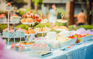 un buffet de traiteur