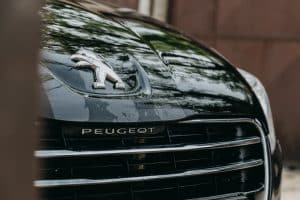 Voiture Peugeot noir